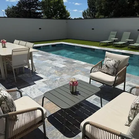 Villa Shaina With Pool For 6 People